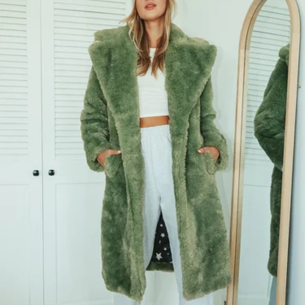 AVEC DE FILLES FAUX FUR COAT